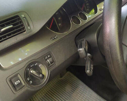 Серый Фольксваген Пассат, объемом двигателя 1.6 л и пробегом 178 тыс. км за 8100 $, фото 12 на Automoto.ua