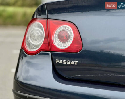 Серый Фольксваген Пассат, объемом двигателя 1.8 л и пробегом 292 тыс. км за 6500 $, фото 5 на Automoto.ua