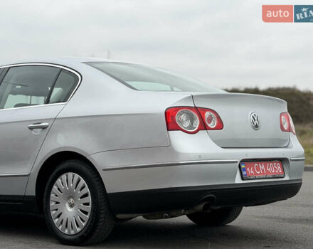 Сірий Фольксваген Пассат, об'ємом двигуна 1.6 л та пробігом 217 тис. км за 8999 $, фото 12 на Automoto.ua