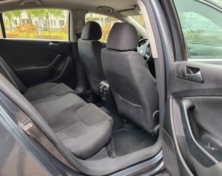 Серый Фольксваген Пассат, объемом двигателя 1.8 л и пробегом 354 тыс. км за 5900 $, фото 4 на Automoto.ua