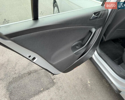 Сірий Фольксваген Пассат, об'ємом двигуна 1.6 л та пробігом 217 тис. км за 8999 $, фото 32 на Automoto.ua