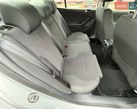 Сірий Фольксваген Пассат, об'ємом двигуна 1.6 л та пробігом 217 тис. км за 8999 $, фото 64 на Automoto.ua