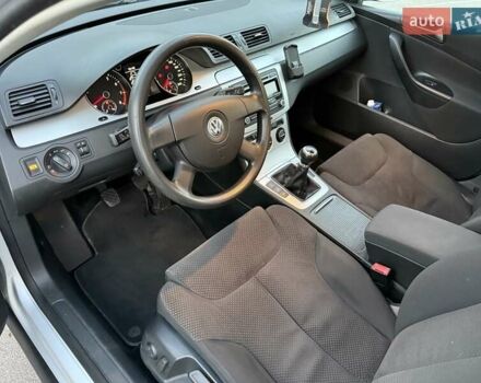 Сірий Фольксваген Пассат, об'ємом двигуна 1.4 л та пробігом 247 тис. км за 6999 $, фото 40 на Automoto.ua