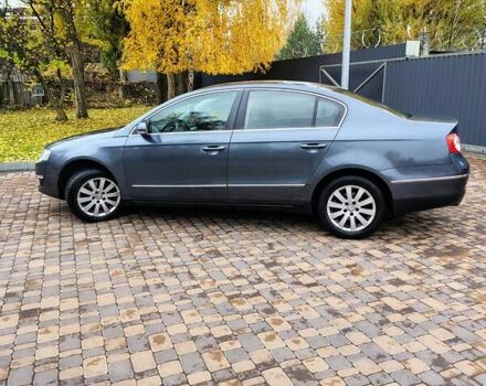 Серый Фольксваген Пассат, объемом двигателя 1.8 л и пробегом 354 тыс. км за 5900 $, фото 1 на Automoto.ua
