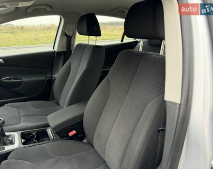 Сірий Фольксваген Пассат, об'ємом двигуна 1.6 л та пробігом 217 тис. км за 8999 $, фото 51 на Automoto.ua