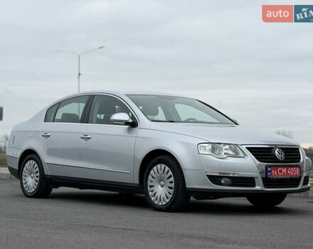 Сірий Фольксваген Пассат, об'ємом двигуна 1.6 л та пробігом 217 тис. км за 8999 $, фото 2 на Automoto.ua