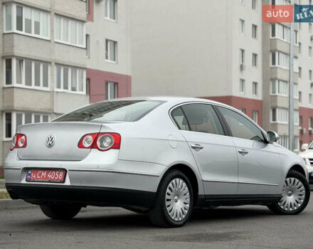 Сірий Фольксваген Пассат, об'ємом двигуна 1.6 л та пробігом 217 тис. км за 8999 $, фото 16 на Automoto.ua