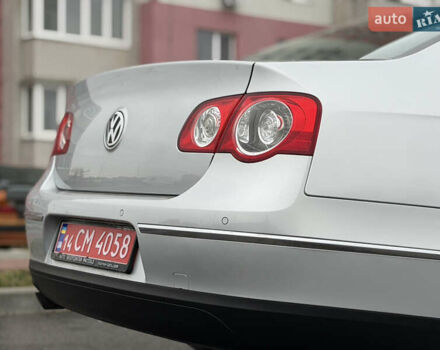 Сірий Фольксваген Пассат, об'ємом двигуна 1.6 л та пробігом 217 тис. км за 8999 $, фото 18 на Automoto.ua