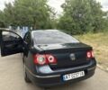 Серый Фольксваген Пассат, объемом двигателя 1.8 л и пробегом 300 тыс. км за 4000 $, фото 1 на Automoto.ua