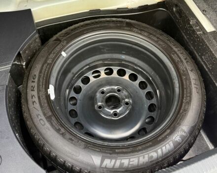 Сірий Фольксваген Пассат, об'ємом двигуна 1.6 л та пробігом 194 тис. км за 7999 $, фото 7 на Automoto.ua