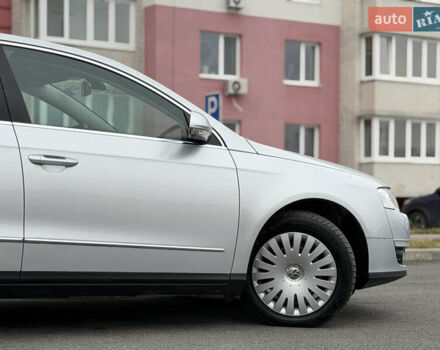 Сірий Фольксваген Пассат, об'ємом двигуна 1.6 л та пробігом 217 тис. км за 8999 $, фото 20 на Automoto.ua