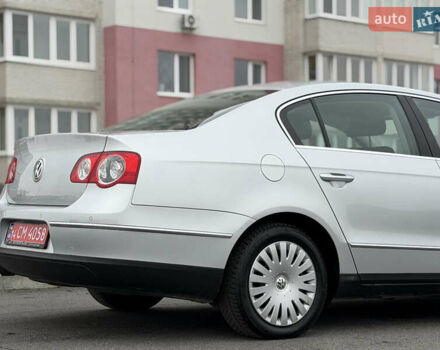 Сірий Фольксваген Пассат, об'ємом двигуна 1.6 л та пробігом 217 тис. км за 8999 $, фото 17 на Automoto.ua