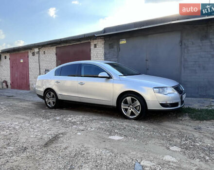 Серый Фольксваген Пассат, объемом двигателя 1.8 л и пробегом 220 тыс. км за 6700 $, фото 1 на Automoto.ua