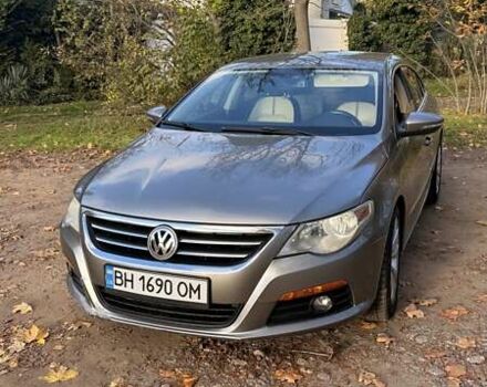 Серый Фольксваген Пассат, объемом двигателя 2 л и пробегом 212 тыс. км за 9500 $, фото 1 на Automoto.ua