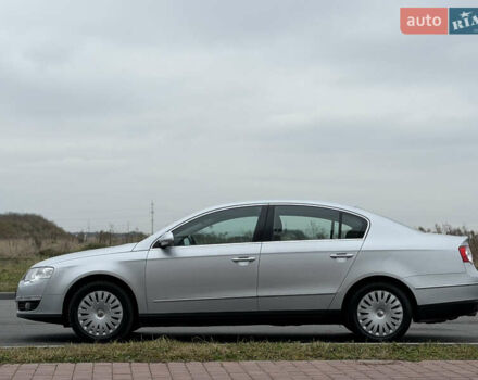 Сірий Фольксваген Пассат, об'ємом двигуна 1.6 л та пробігом 217 тис. км за 8999 $, фото 6 на Automoto.ua