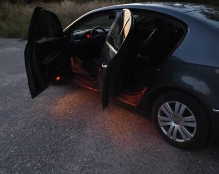 Серый Фольксваген Пассат, объемом двигателя 1.8 л и пробегом 147 тыс. км за 9800 $, фото 5 на Automoto.ua