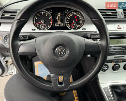 Сірий Фольксваген Пассат, об'ємом двигуна 1.6 л та пробігом 217 тис. км за 8999 $, фото 57 на Automoto.ua