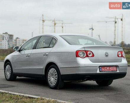 Сірий Фольксваген Пассат, об'ємом двигуна 1.6 л та пробігом 217 тис. км за 8999 $, фото 3 на Automoto.ua