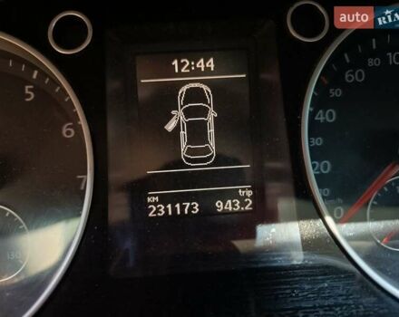 Серый Фольксваген Пассат, объемом двигателя 1.8 л и пробегом 231 тыс. км за 7000 $, фото 17 на Automoto.ua