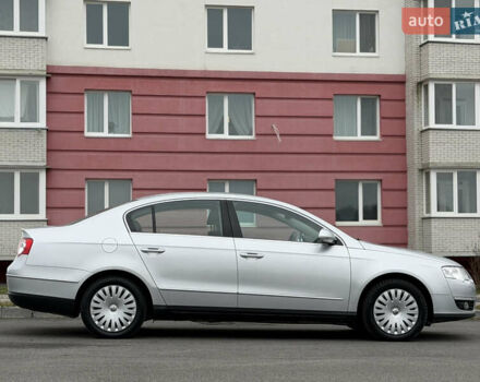 Сірий Фольксваген Пассат, об'ємом двигуна 1.6 л та пробігом 217 тис. км за 8999 $, фото 1 на Automoto.ua