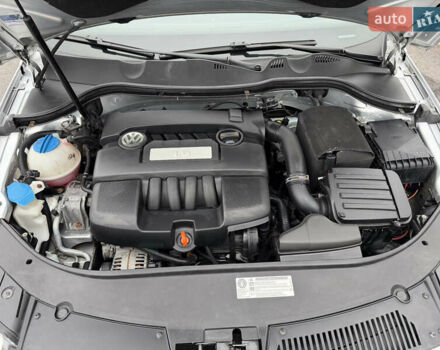 Сірий Фольксваген Пассат, об'ємом двигуна 1.6 л та пробігом 217 тис. км за 8999 $, фото 85 на Automoto.ua