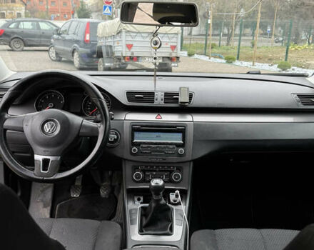 Серый Фольксваген Пассат, объемом двигателя 1.8 л и пробегом 277 тыс. км за 5000 $, фото 28 на Automoto.ua