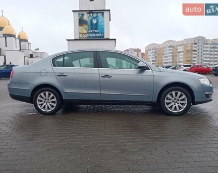 Серый Фольксваген Пассат, объемом двигателя 1.8 л и пробегом 96 тыс. км за 9000 $, фото 1 на Automoto.ua