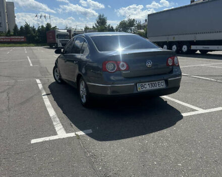 Серый Фольксваген Пассат, объемом двигателя 1.8 л и пробегом 260 тыс. км за 6100 $, фото 2 на Automoto.ua