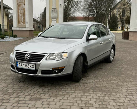 Серый Фольксваген Пассат, объемом двигателя 1.8 л и пробегом 277 тыс. км за 5000 $, фото 8 на Automoto.ua