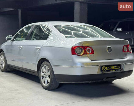 Фольксваген Пассат 2010 в Черновцах на Automoto.ua Серый Фольксваген Пассат, объемом двигателя 1.39 л и пробегом 195 тыс. км за 7600 $, фото 3 на Automoto.ua