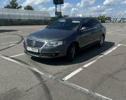 Серый Фольксваген Пассат, объемом двигателя 1.8 л и пробегом 260 тыс. км за 6100 $, фото 3 на Automoto.ua