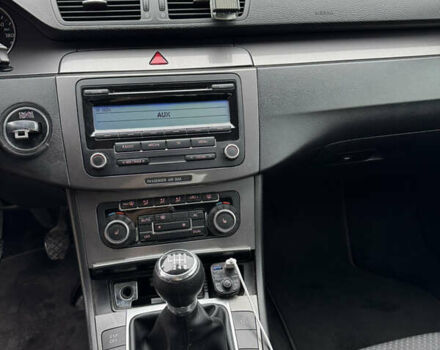 Серый Фольксваген Пассат, объемом двигателя 1.8 л и пробегом 277 тыс. км за 5000 $, фото 27 на Automoto.ua