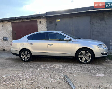 Сірий Фольксваген Пассат, об'ємом двигуна 1.8 л та пробігом 210 тис. км за 6700 $, фото 1 на Automoto.ua