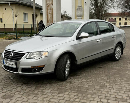 Серый Фольксваген Пассат, объемом двигателя 1.8 л и пробегом 277 тыс. км за 5000 $, фото 4 на Automoto.ua