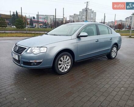 Серый Фольксваген Пассат, объемом двигателя 1.8 л и пробегом 96 тыс. км за 9000 $, фото 2 на Automoto.ua