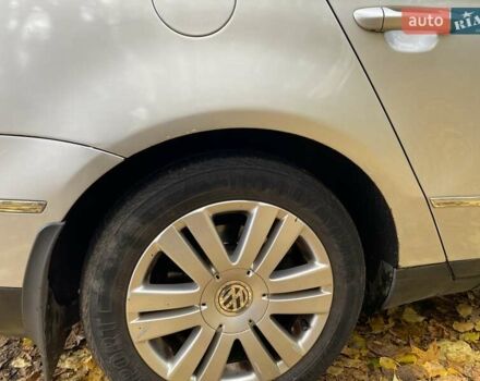 Сірий Фольксваген Пассат, об'ємом двигуна 1.8 л та пробігом 326 тис. км за 6700 $, фото 4 на Automoto.ua