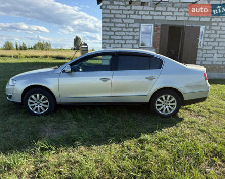 Серый Фольксваген Пассат, объемом двигателя 1.97 л и пробегом 350 тыс. км за 7000 $, фото 6 на Automoto.ua