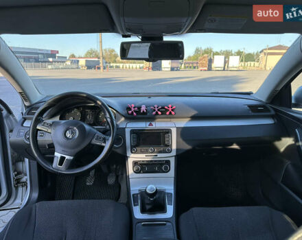 Серый Фольксваген Пассат, объемом двигателя 1.97 л и пробегом 294 тыс. км за 7400 $, фото 13 на Automoto.ua