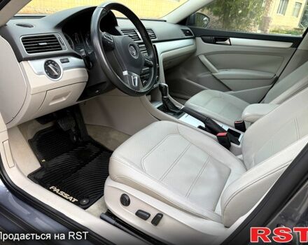 Серый Фольксваген Пассат, объемом двигателя 2.5 л и пробегом 199 тыс. км за 9000 $, фото 5 на Automoto.ua