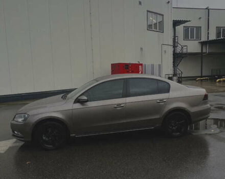 Серый Фольксваген Пассат, объемом двигателя 1.97 л и пробегом 238 тыс. км за 8700 $, фото 7 на Automoto.ua