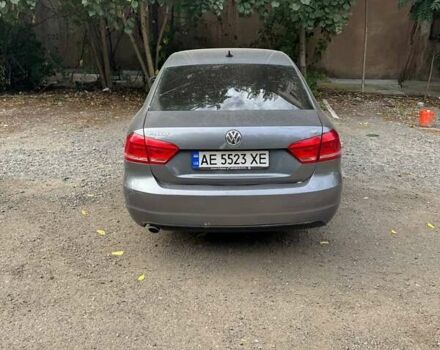 Серый Фольксваген Пассат, объемом двигателя 2.5 л и пробегом 318 тыс. км за 9100 $, фото 3 на Automoto.ua