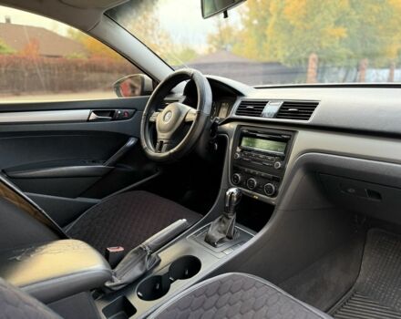 Серый Фольксваген Пассат, объемом двигателя 2.5 л и пробегом 220 тыс. км за 7500 $, фото 10 на Automoto.ua