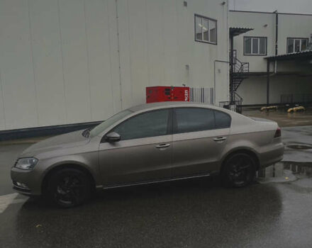 Серый Фольксваген Пассат, объемом двигателя 1.97 л и пробегом 238 тыс. км за 8700 $, фото 6 на Automoto.ua