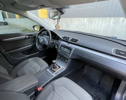 Сірий Фольксваген Пассат, об'ємом двигуна 1.8 л та пробігом 182 тис. км за 11800 $, фото 4 на Automoto.ua