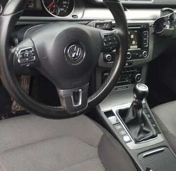 Серый Фольксваген Пассат, объемом двигателя 1.97 л и пробегом 202 тыс. км за 9500 $, фото 4 на Automoto.ua