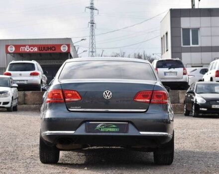 Серый Фольксваген Пассат, объемом двигателя 1.8 л и пробегом 186 тыс. км за 9490 $, фото 2 на Automoto.ua