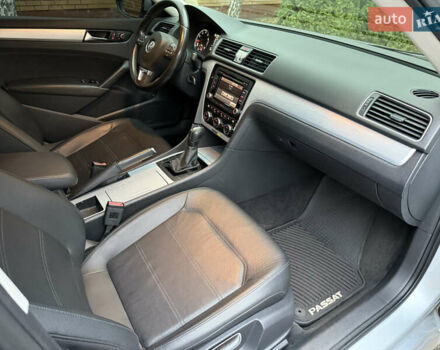 Серый Фольксваген Пассат, объемом двигателя 2.5 л и пробегом 250 тыс. км за 9200 $, фото 32 на Automoto.ua