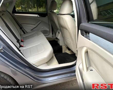 Серый Фольксваген Пассат, объемом двигателя 2.5 л и пробегом 199 тыс. км за 9000 $, фото 7 на Automoto.ua