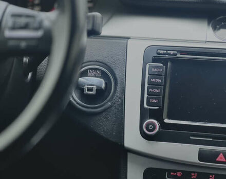 Серый Фольксваген Пассат, объемом двигателя 1.97 л и пробегом 238 тыс. км за 8700 $, фото 32 на Automoto.ua