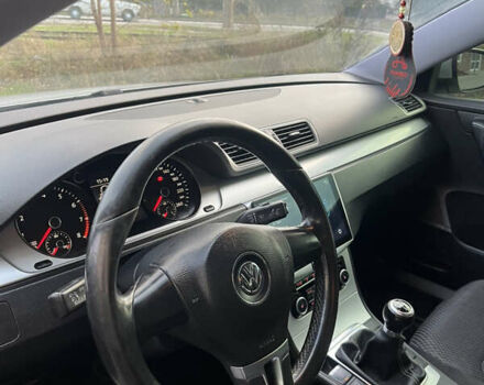 Серый Фольксваген Пассат, объемом двигателя 1.8 л и пробегом 205 тыс. км за 8500 $, фото 6 на Automoto.ua